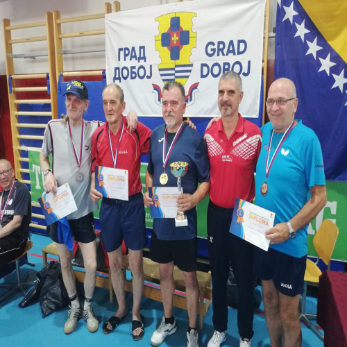 Uručenje pehara i medalja kategoriji 60+